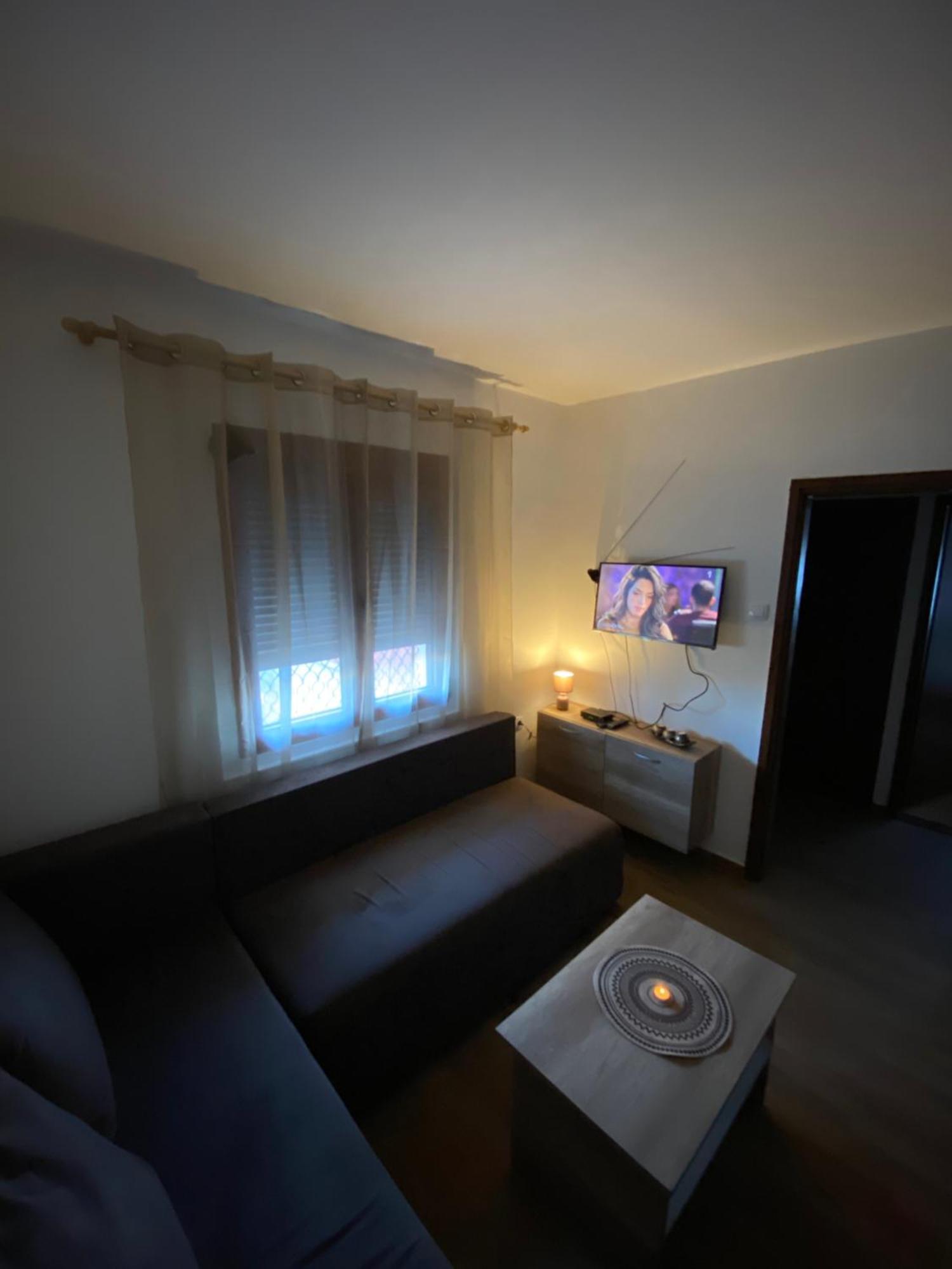 וירפזאר Apartman Popovic מראה חיצוני תמונה